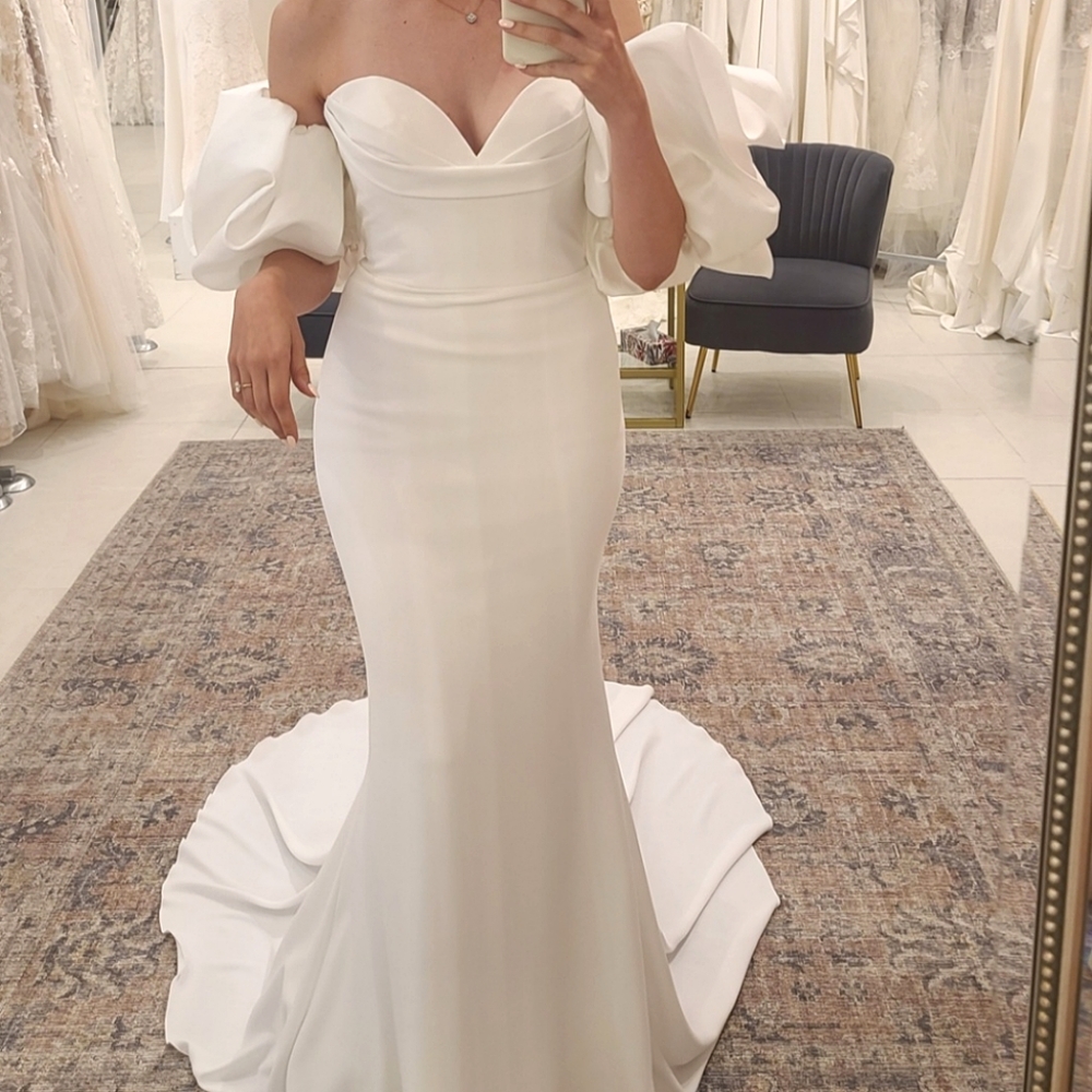 Detachable White Puff Sleeves